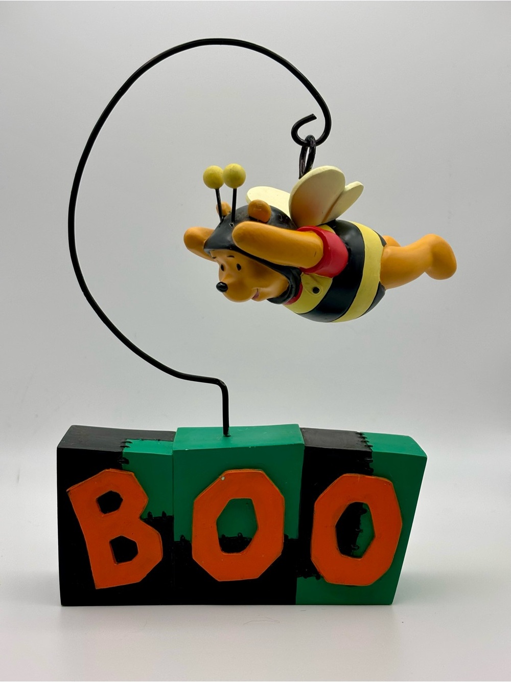 Disney Store Pooh Happy Halloween Decorative Blocks “Boo” Bumblebee Pooh Flying